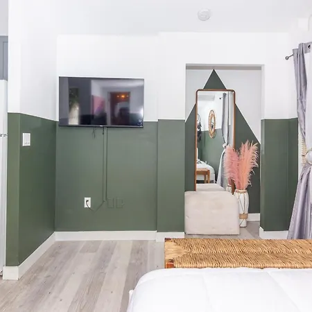 Studio Miami With Backyard - Heart Of Downtown And Wynwood Exterior photo